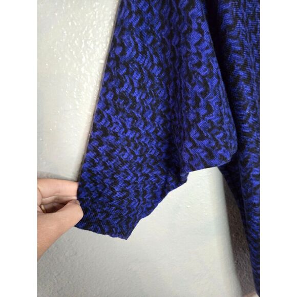 Dana Buchman Women's NWT Blue and Black Sweater Size Small - Picture 6 of 7